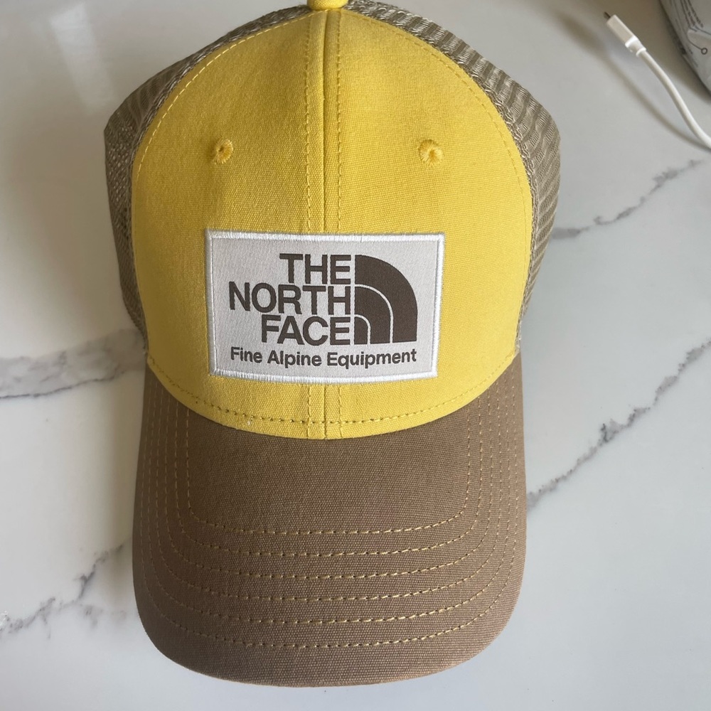North face trucker hat. Worn once.